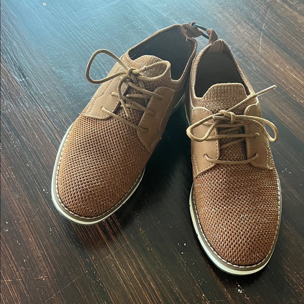 Kids Brown Knit Dress Shoes with Lace-Up Closure